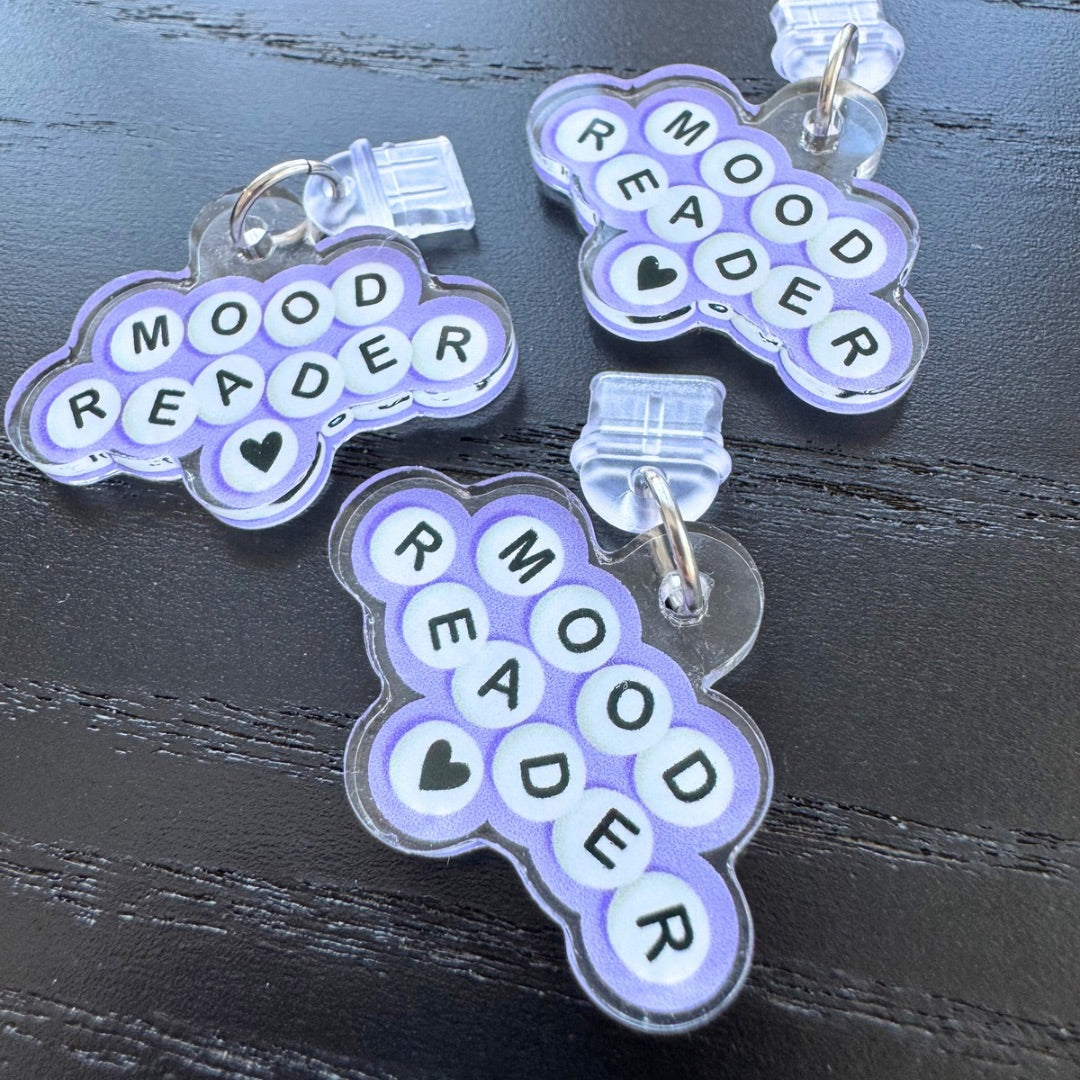 Mood Reader Friendship Bracelet Kindle Charm | Bookish USB-C Dust Plug