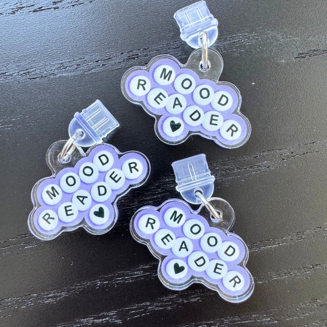 Mood Reader Friendship Bracelet Kindle Charm | Bookish USB-C Dust Plug