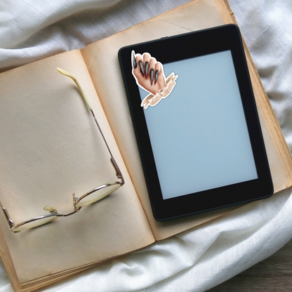 Live, Manon Sticker | Ironteeth Witch | The Thirteen | Sarah J Maas | Throne of Glass - Serafine Art & Design - 